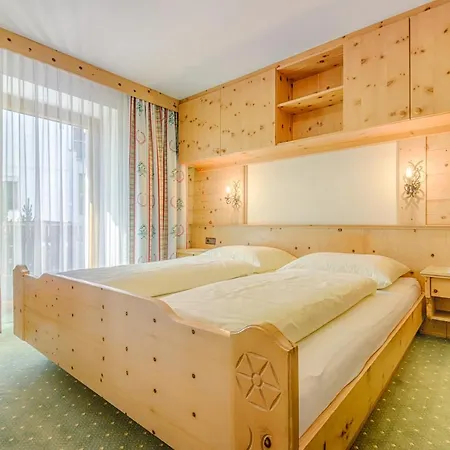 Haus Hubertus Apartment Galtuer