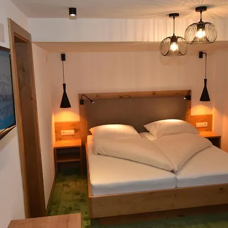 Haus Hubertus Apartment Galtür